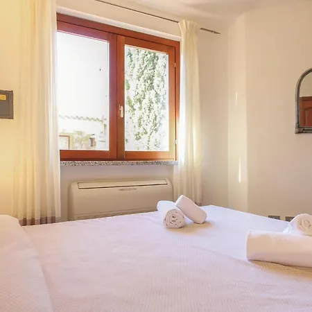 2 Bedroom Lovely In Ca- Hébergement de vacances Monte Nai