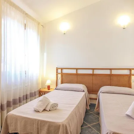 Amazing In Ca- With 2 Bedrooms And Wifi *