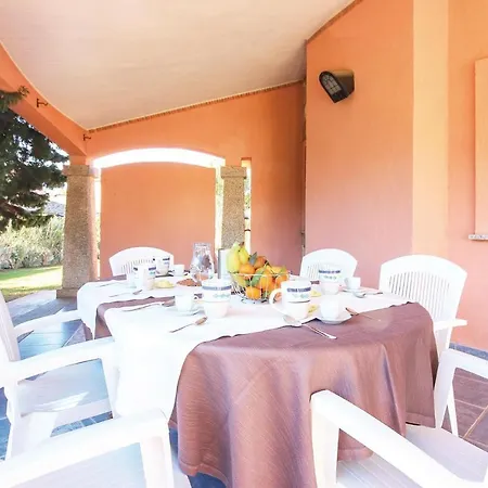 Amazing Home In Ca- With 2 Bedrooms And Wifi *
