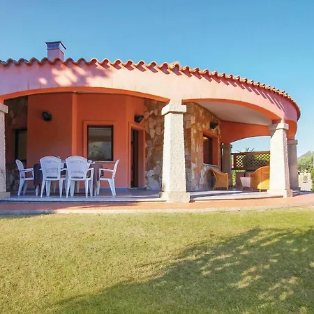 Amazing Home In Ca- With 2 Bedrooms And Wifi