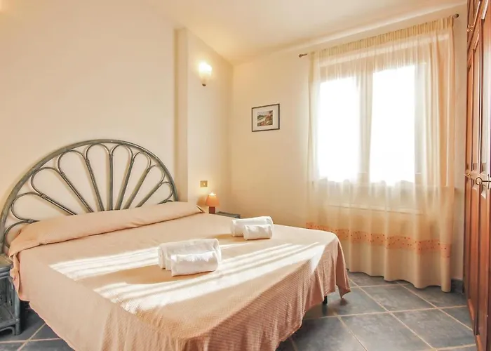 2 Bedroom Lovely In Ca- Сasa de vacaciones *